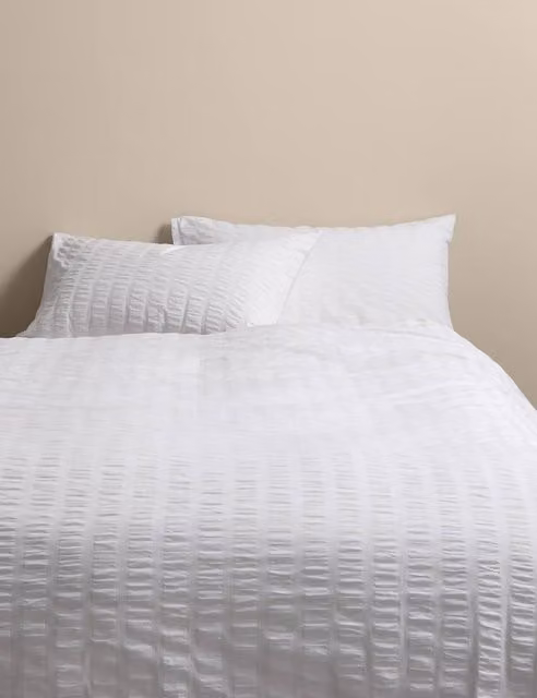 M&S White Striped Pure Cotton Seersucker Bedding Set with Pillowcase, W: 140 cm, L: 200 cm