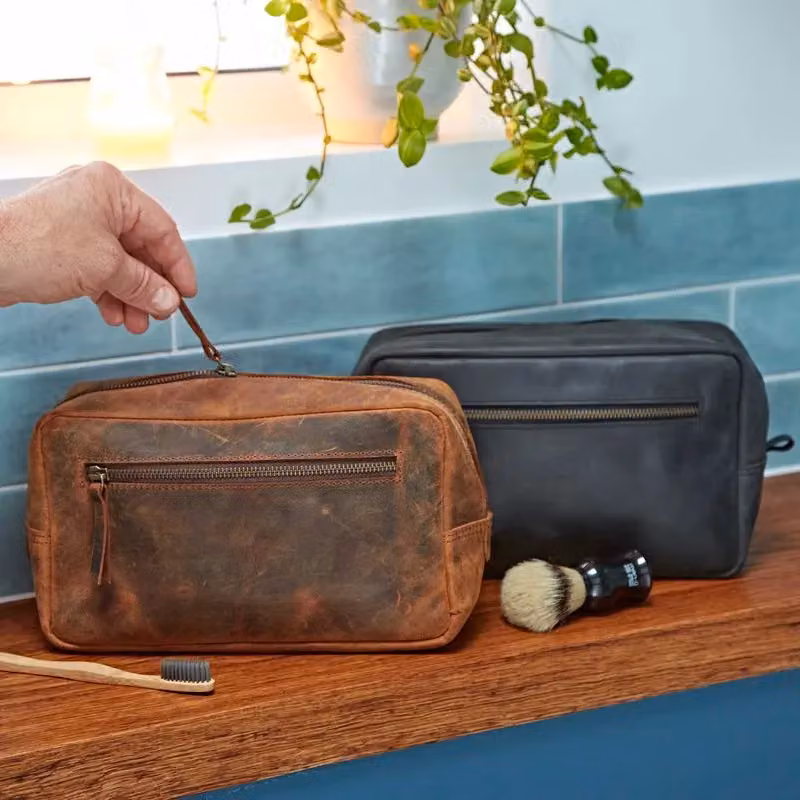 Paper High Buffalo Leather Wash Bag in Brown – 4