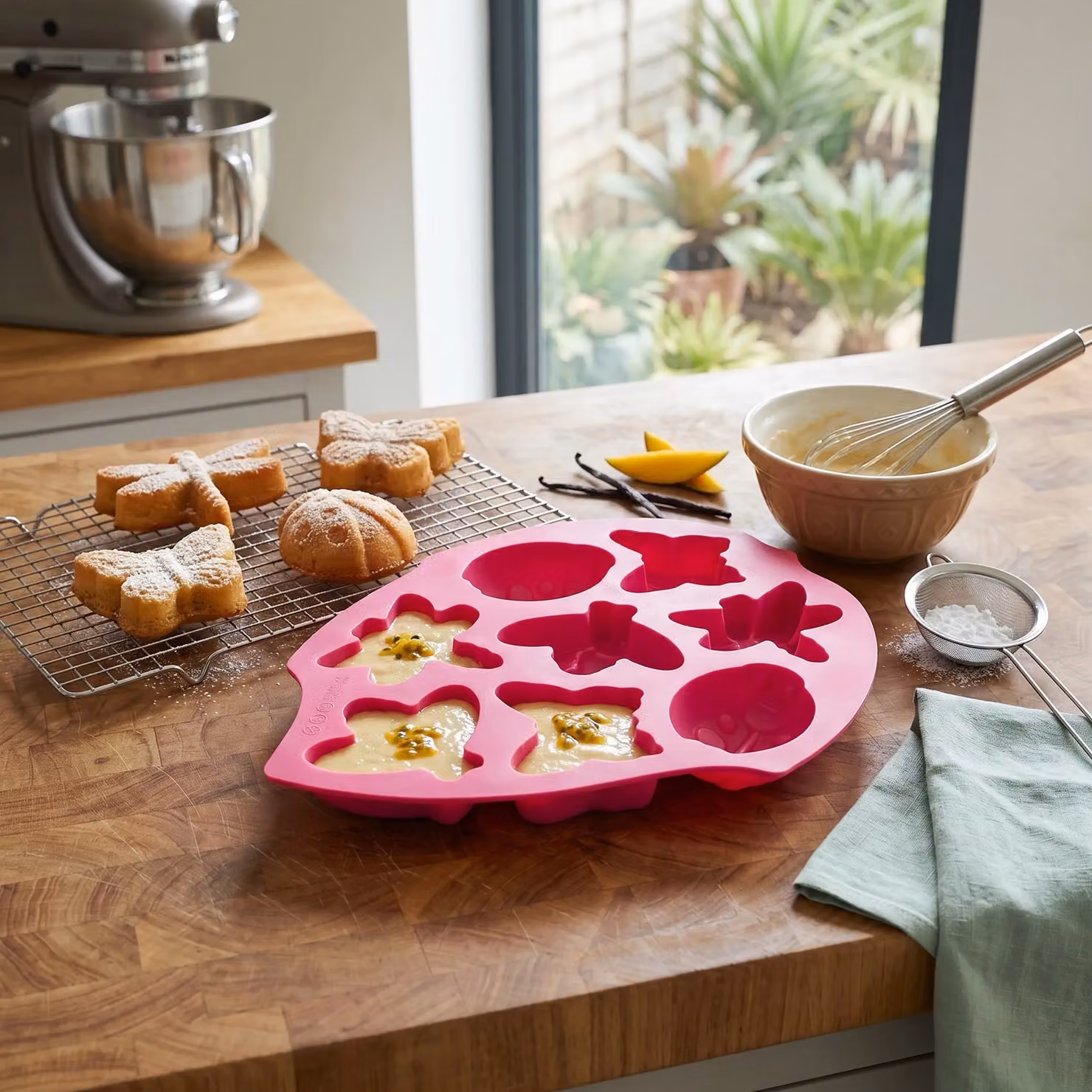 Orsina Pink Silicone Cake Mould with 8 Tropical Insect and Peony Designs – 2