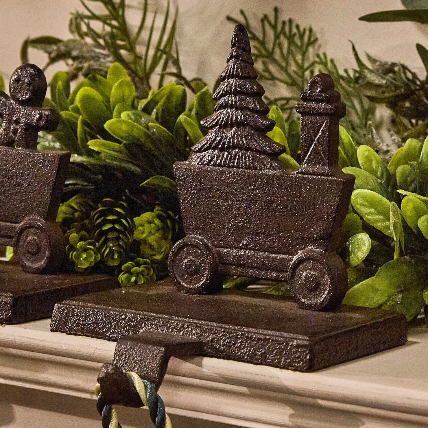 Dibor Antique Brown 4 Section Train Christmas Stocking Holder Set – 3