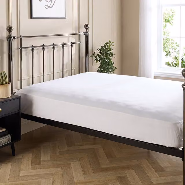 Hotel Pure Luxury White Cotton Mako Satin 5 Star Fitted Sheet, W: 140 cm, L: 200 cm