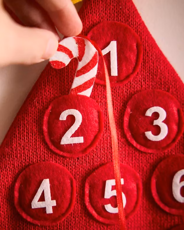 Dibor Jolly Santa Hanging Christmas Advent Calendar for Children in White and Red – 5