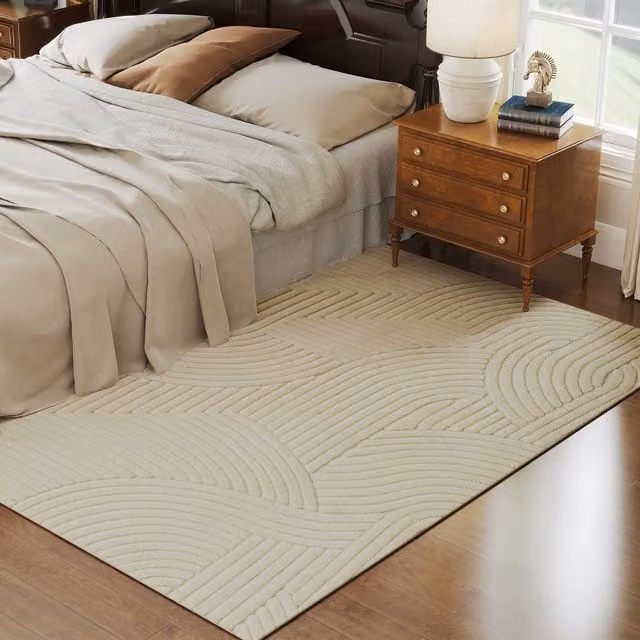 HOMCOM Modern Geometric Non-Slip Plush Rug in Beige and White, 230 cm