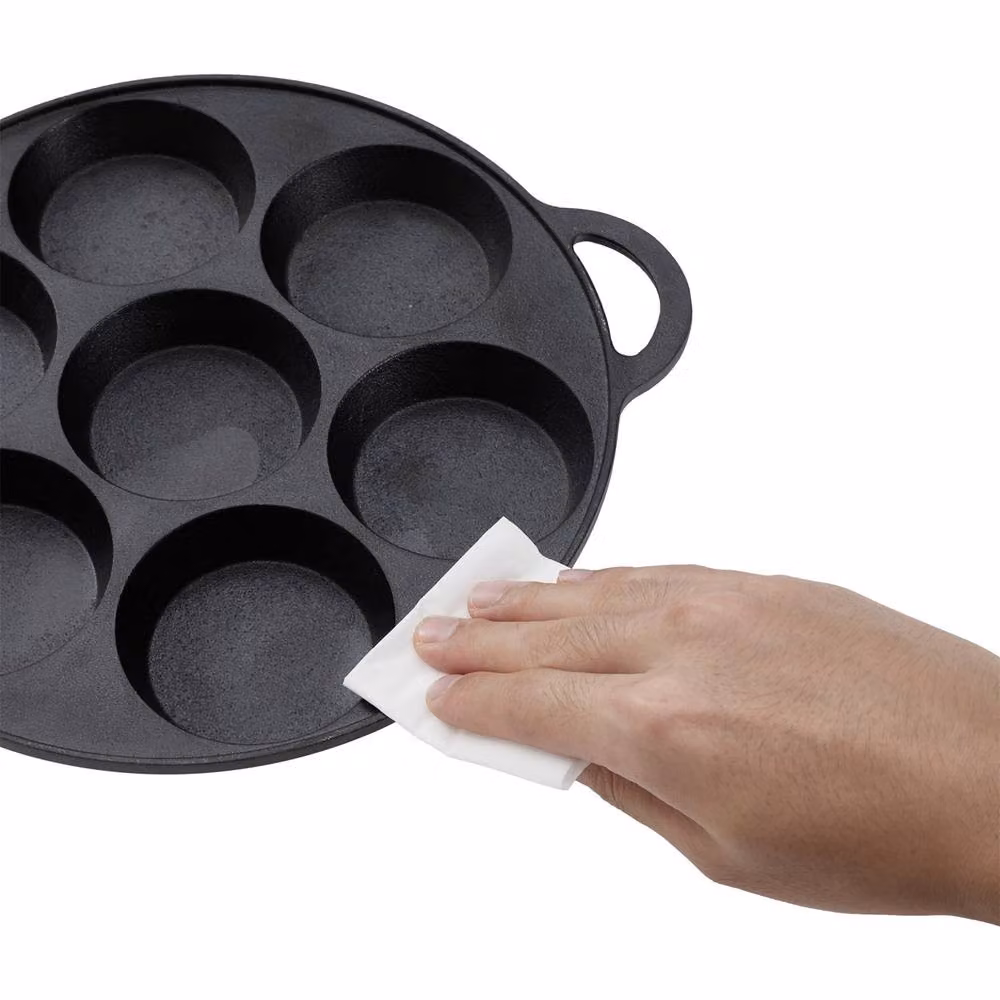 Living and Home Black Cast Iron 7-Hole Egg Frying Pan Skillet – 3