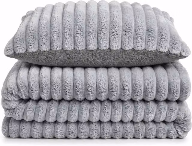 Velosso Jumbo Cord Faux Fur Duvet Cover and Pillowcase Set in Silver, 200 x 200 cm – 1