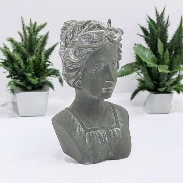 Minster Classic Bust Ornament in Grey Resin, W: 19 cm, D: 22 cm, H: 38 cm – 1