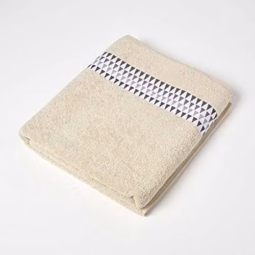 HOMESCAPES Beige Geometric Pattern 100% Cotton Bath Sheet