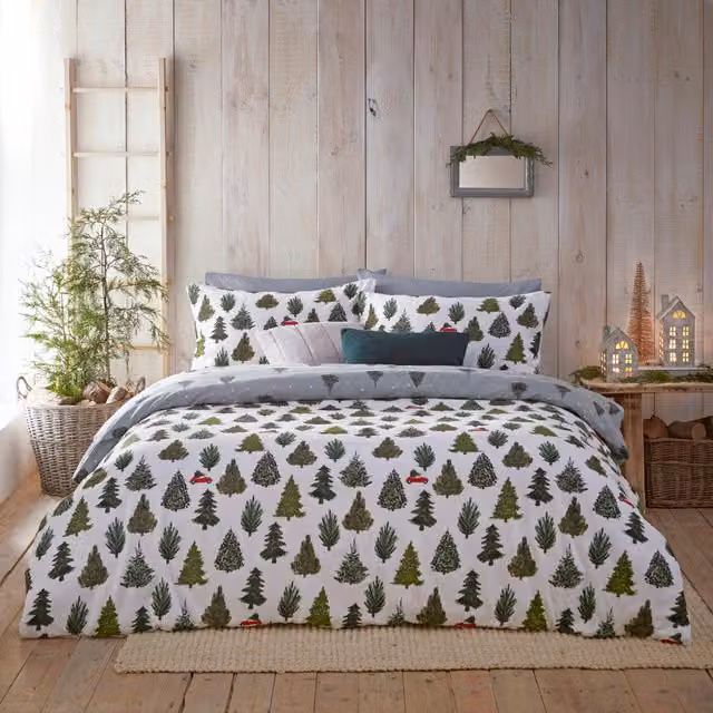 Make it a Home Reversible Flannelette Cotton Duvet Cover Set in Green and White, 140 x 200 cm