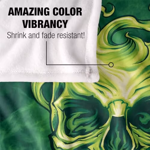JQ Licensing Ba-Jp Glowing Green Skull Super Soft Fleece Throw Blanket in White, W: 152 cm, D: 127 cm – 3
