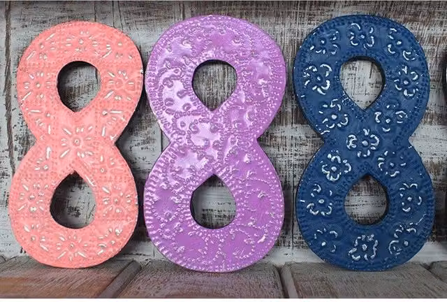 KDMK Vintage Number 8 Decoration in Blue and Multicolour, 15 cm