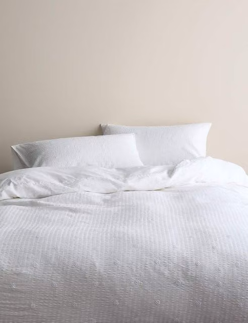 M&S White Floral Embroidered Seersucker Cotton and Viscose Bedding Set, W: 140 cm, L: 200 cm