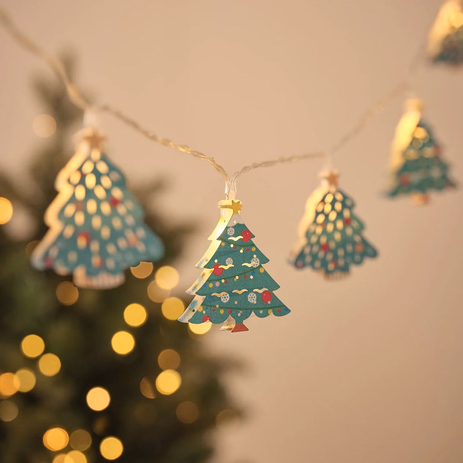 Lights4fun 10 inch O Christmas Tree Metal LED Fairy Lights in Multicolour with Timer
