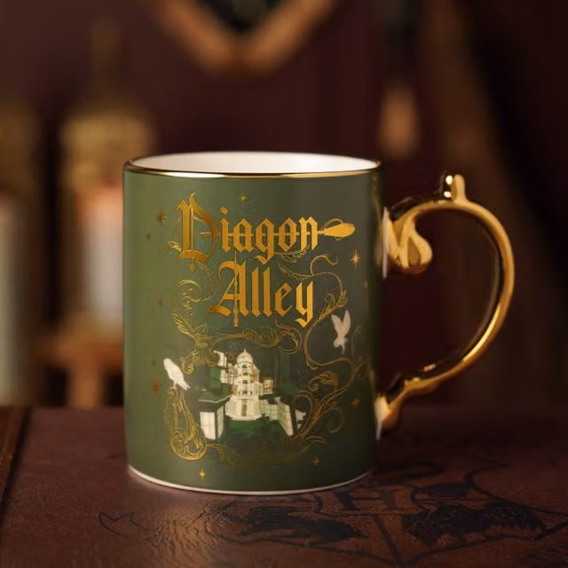Widdop and Co Harry Potter Diagon Alley Ceramic Mug in Green and Gold – 1