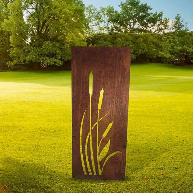 Poppyforge Bulrush Steel Garden Screen in Brown, W: 45.7 cm, H: 147.3 cm