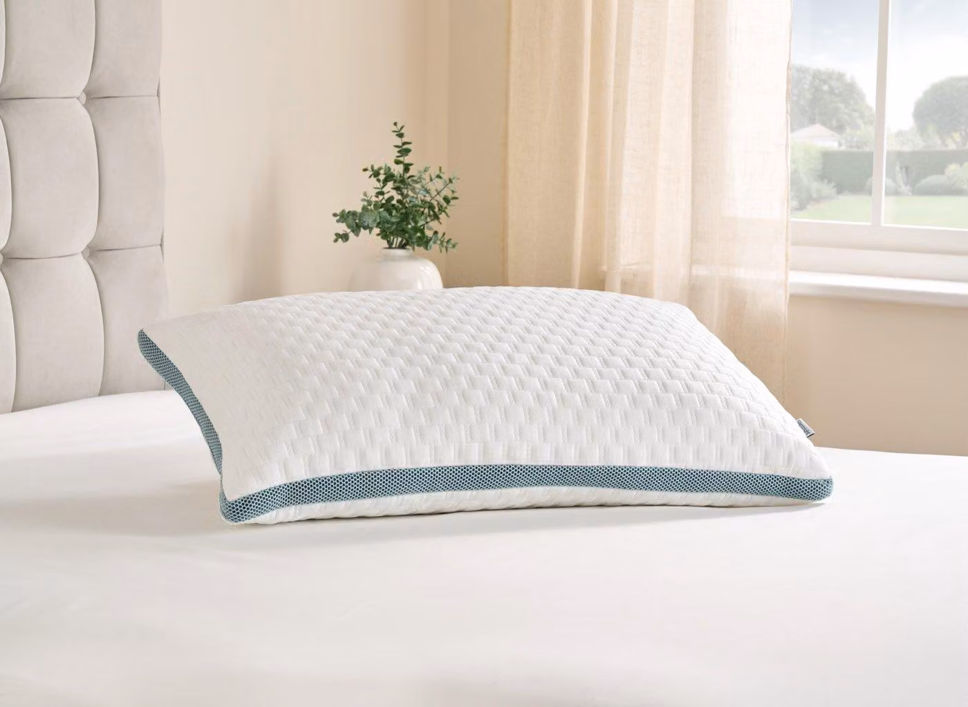 Silentnight SleepResponse Support Memory Foam Pillow in White