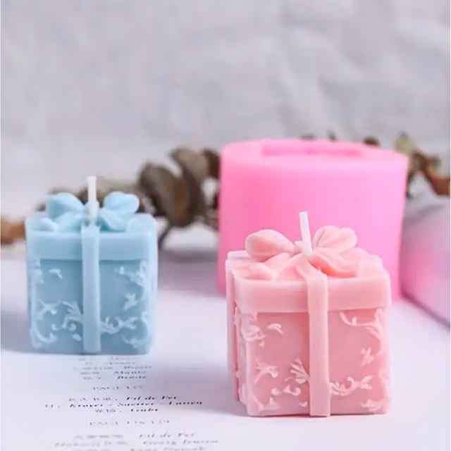 LOS Select Handmade Scented Christmas Wax Candles in Multicolour Floral Figure Gift Box