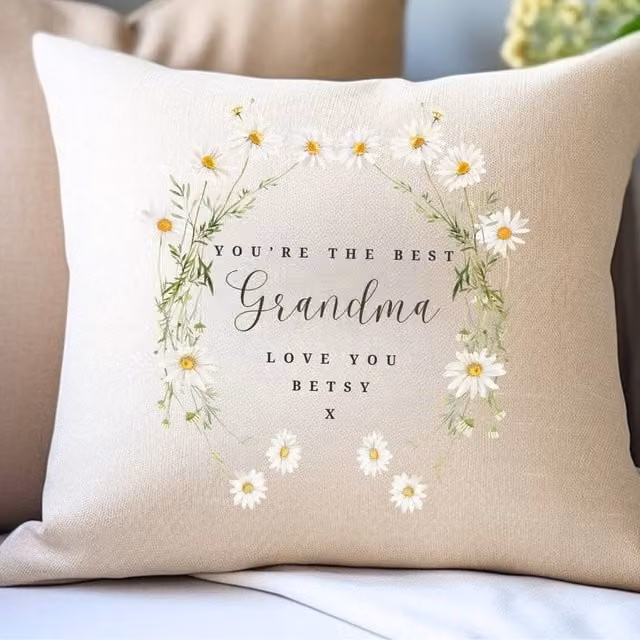 Aye Do Gifts Personalised Women's Grandma Daisy Flower Cushion in Beige, W/D/H: 40 x 40 x 40 cm