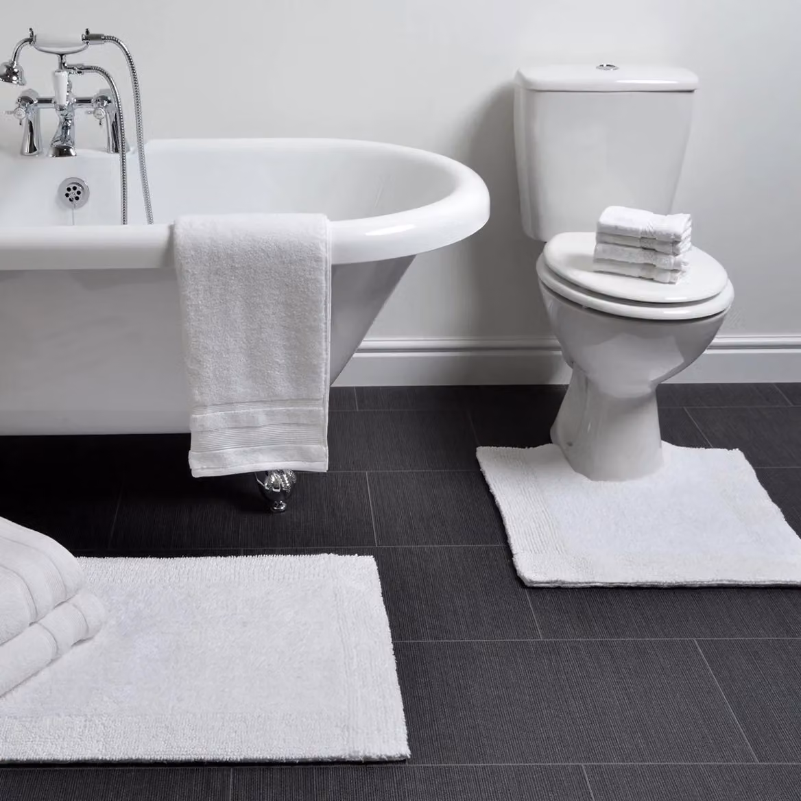 Allure Bath Fashions Reversible Heavyweight Cotton Pedestal Mat in White, W/D/H: 55 x 55 x 1.5 cm – 2