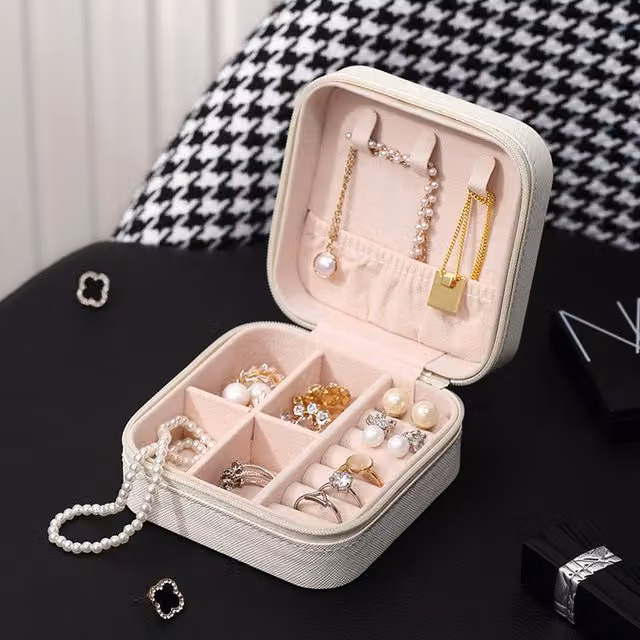 Livingandhome Mini PU Leather Jewellery Travel Case, White