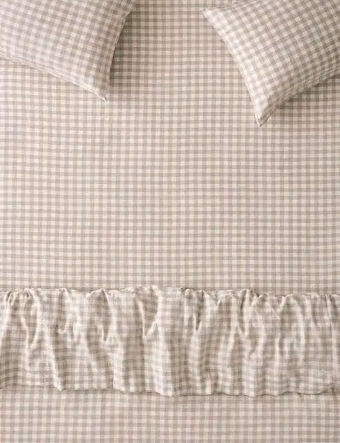 Piglet in Bed Gingham Linen Rich Fitted Sheet Ivory Mix W/D/H: 140 x 200 cm