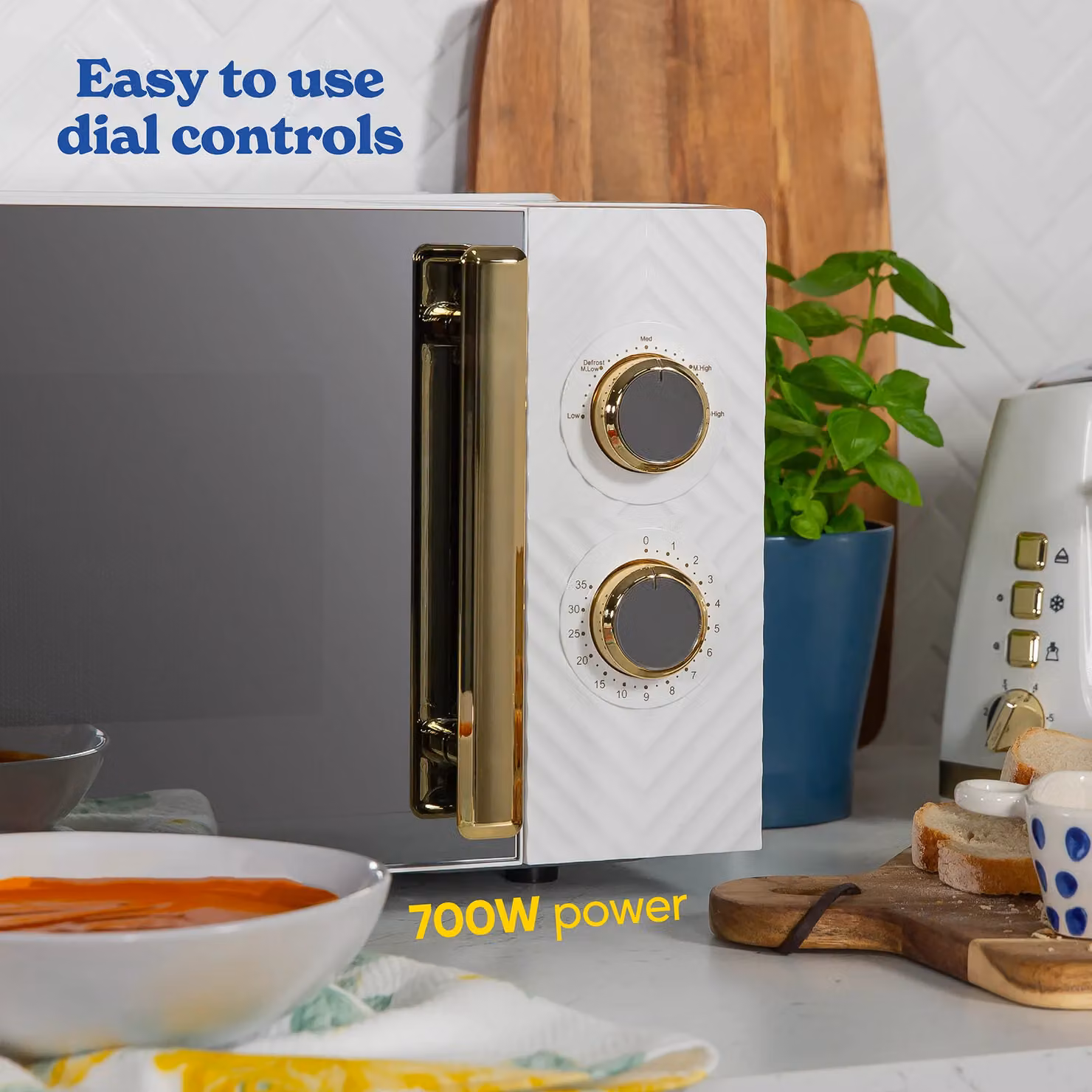 Russell Hobbs Manual Groove Solo Microwave, 17 Litre, 700W, White and Gold – 4