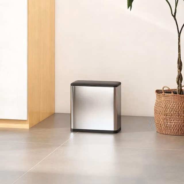 HOMCOM 8L Stainless Steel Hanging Kitchen Bin with Flip Lid and Removable Inner Bucket, Silver
