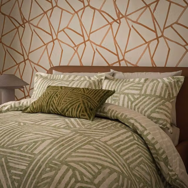 Harlequin Crater Reversible Cotton Duvet Cover and Pillowcase Set in Green, W/D/H: 90 x 200 cm and 60 x 40 cm