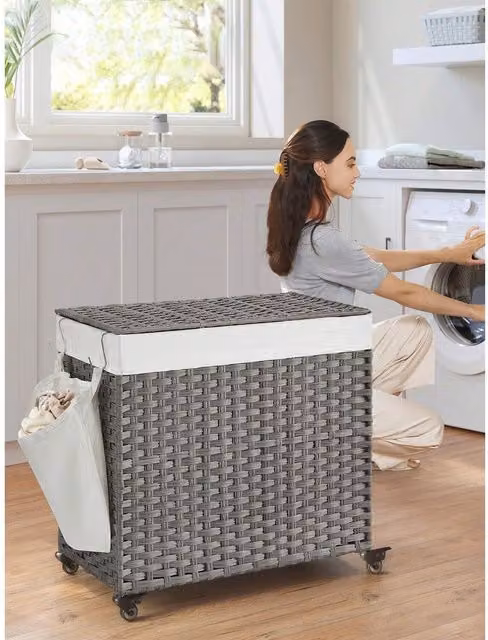 SONGMICS Woven Laundry Basket with Lid and Wheels, Grey