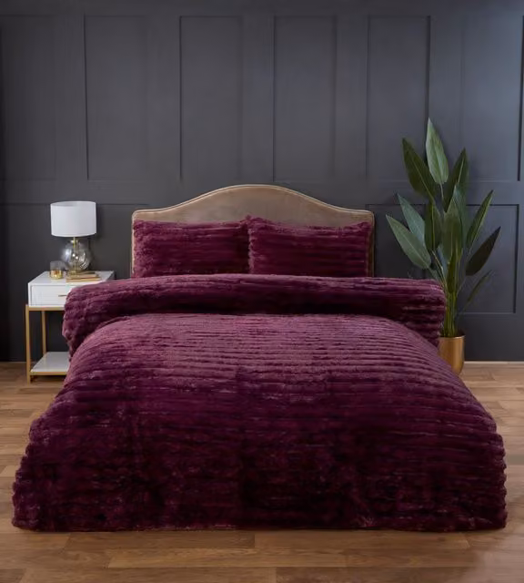 Rapport Home Chunky Ribbed Fur Polyester Duvet Cover and Pillowcase Set in Burgundy, King Size (W: 180 cm, H: 200 cm)