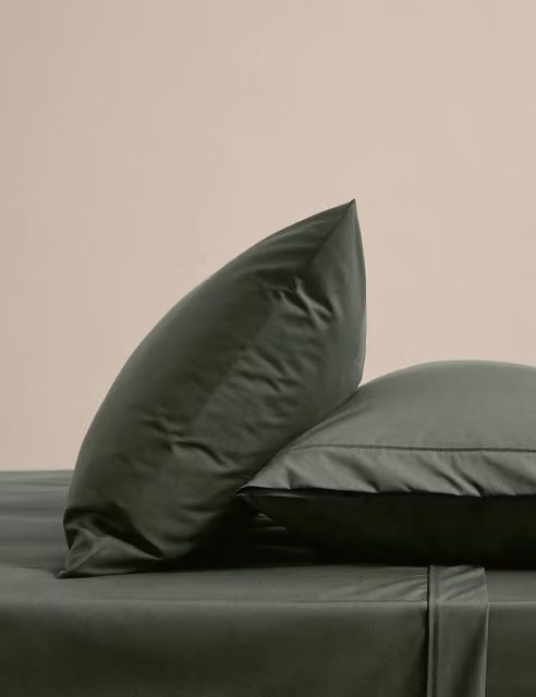 M&S 2 Pack Egyptian Cotton 230 Thread Count Percale Pillowcases in Green
