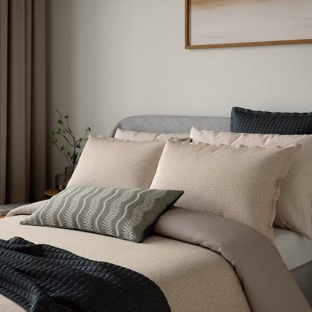 Bedeck of Belfast Emmy Double Cotton Percale Duvet Cover and Pillowcase Set in Brown Paisley Jacquard, W: 140 cm, L: 200 cm – 1