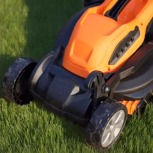 Yard Force EM U32 1200W Electric Lawnmower with 32cm Cutting Width and Rear Roller, Black and Orange – 3