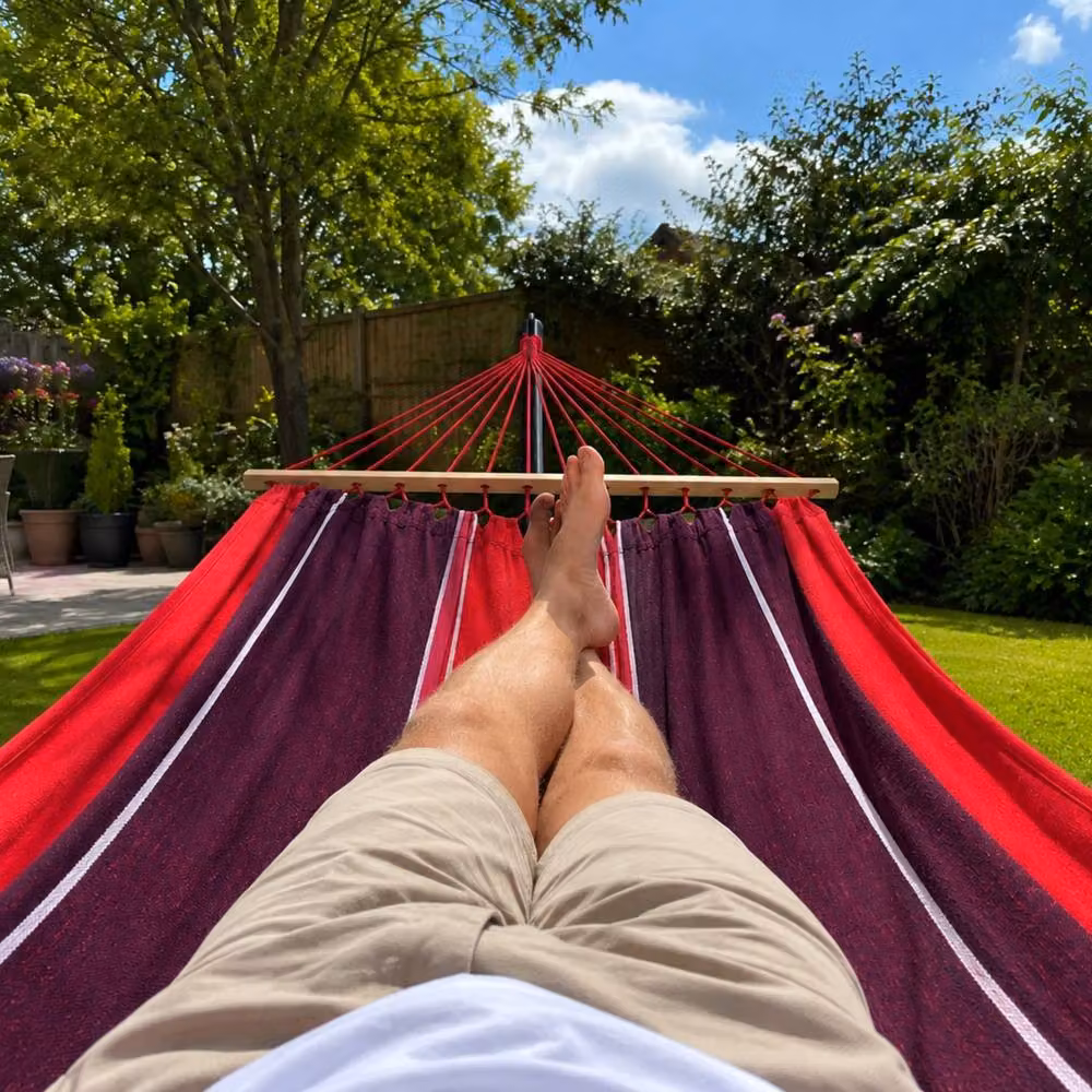Amazonas Summer Garden Hammock Set with Powder Coated Steel Stand in Red and Silver – 4