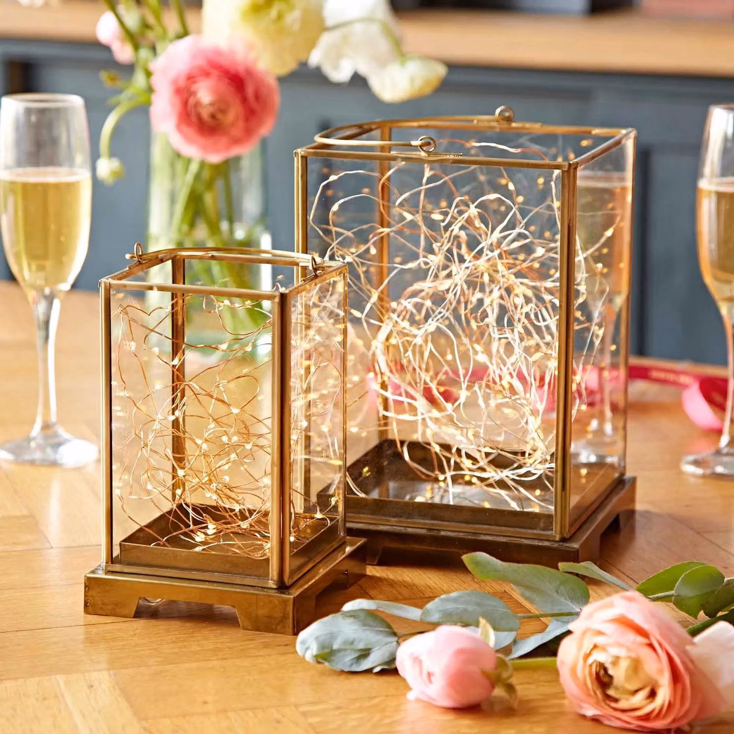Paper High Antique Effect Brass Candle Lantern in Gold and Bronze, Large, W/D/H: 23.0 x 15.0 x 15.0 cm – 3