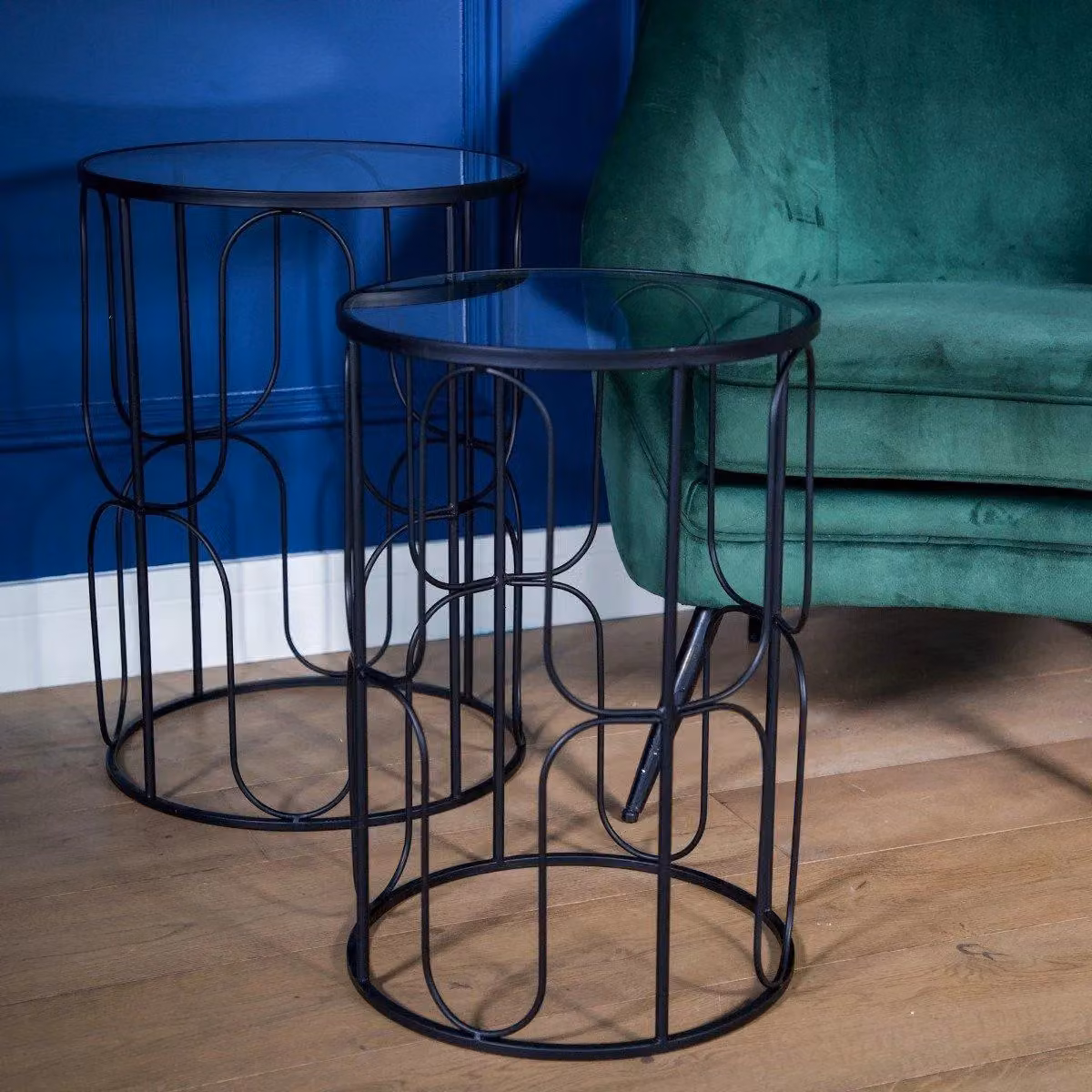 Madison & Mayfair Set of 2 Black Wavy Wire Nesting Tables with Glass Tops – 3