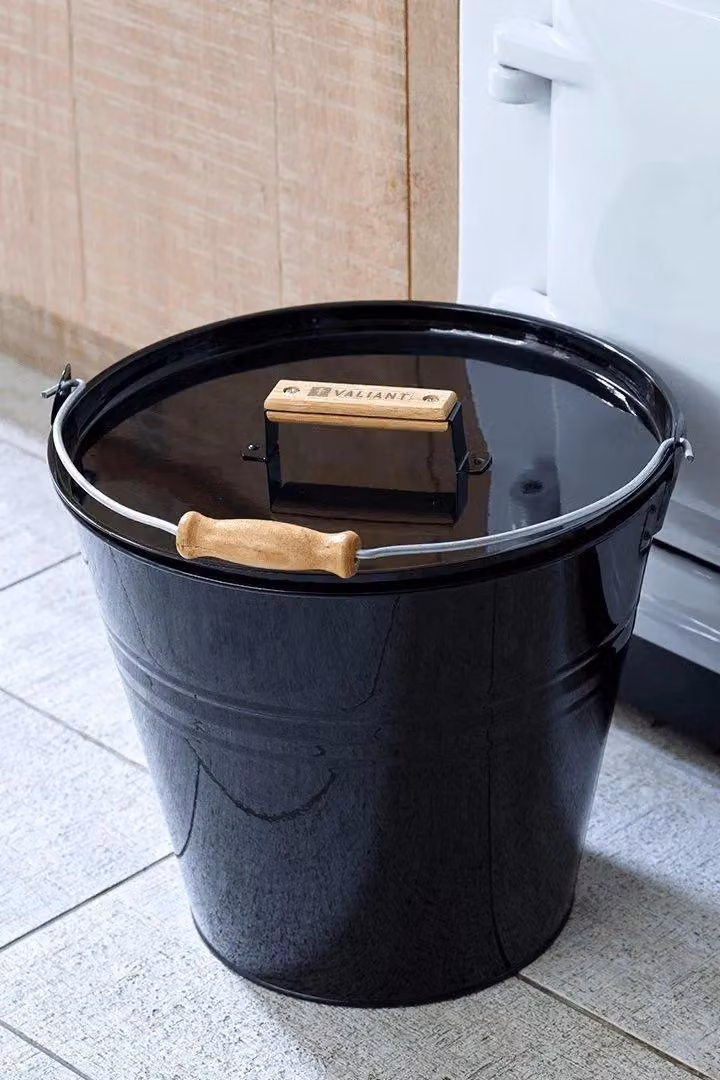Valiant Metal Fireside Bucket with Lid and Handles in Black, 13 Litres – 3