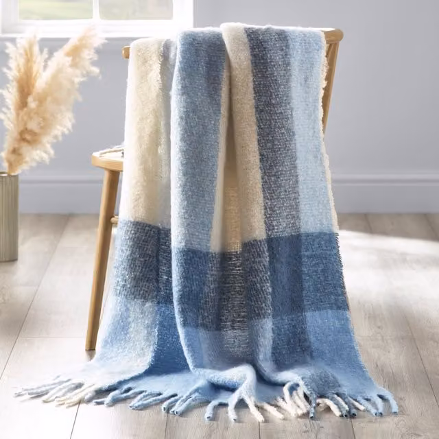 Catherine Lansfield Checked Faux Mohair Throw in Blue, W: 130 cm, L: 170 cm
