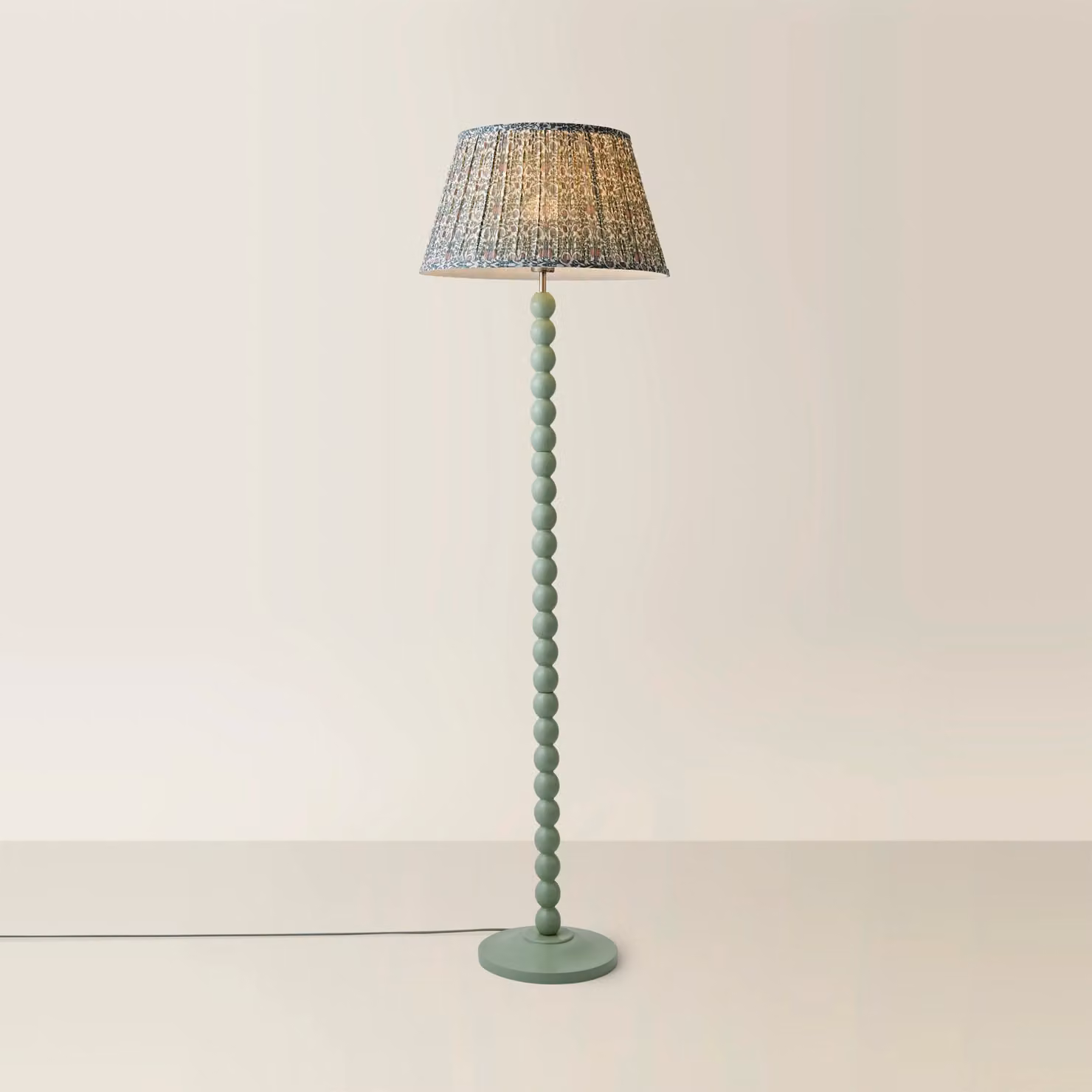 ValueLights Bobbin Floor Lamp with Floral Pleated Fabric Shade and Bulb in Green and Wood – 2