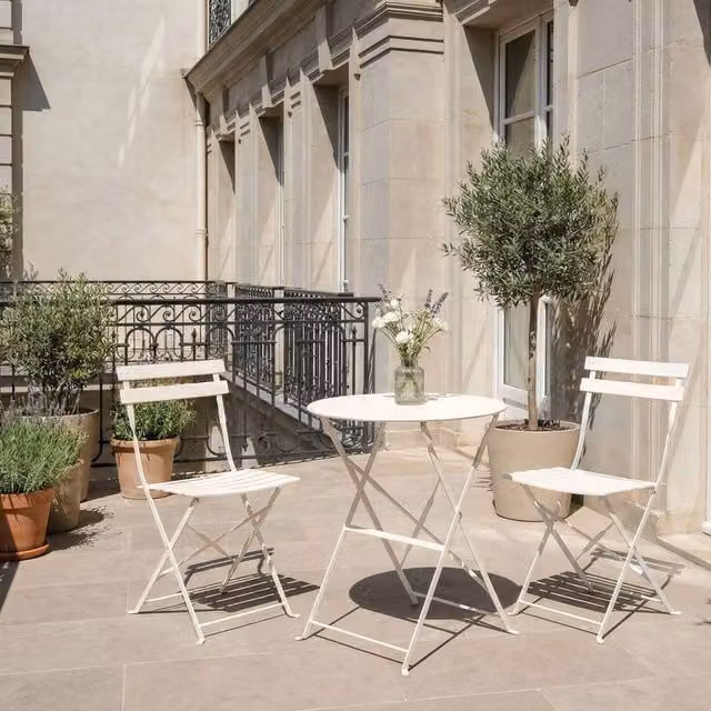 Wyld and Coco 3 Piece White Lacquered Metal Folding Bistro Set – 1