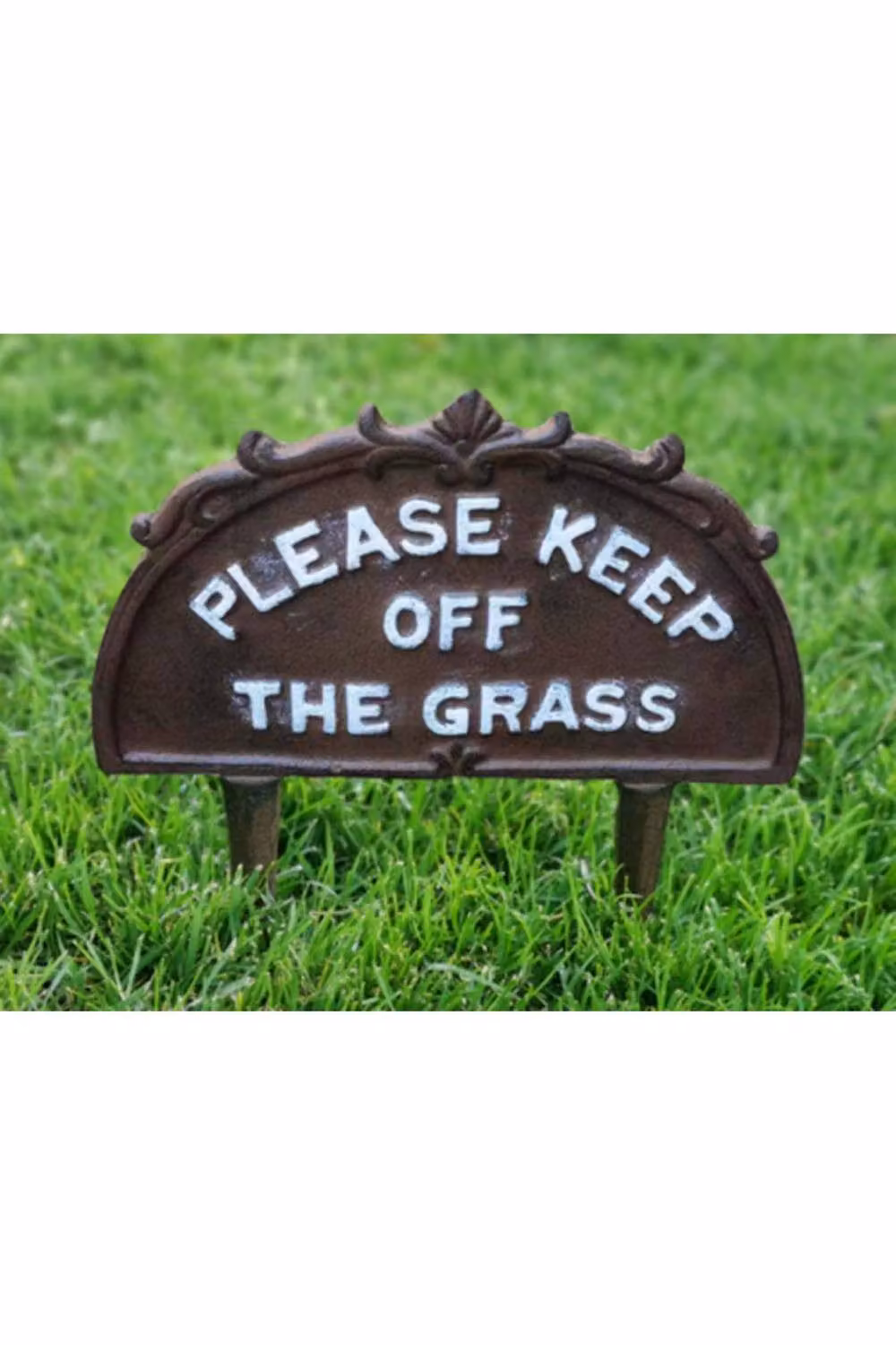 KDMD Cast Iron Keep Off-the-Grass Sign in Brown – 2