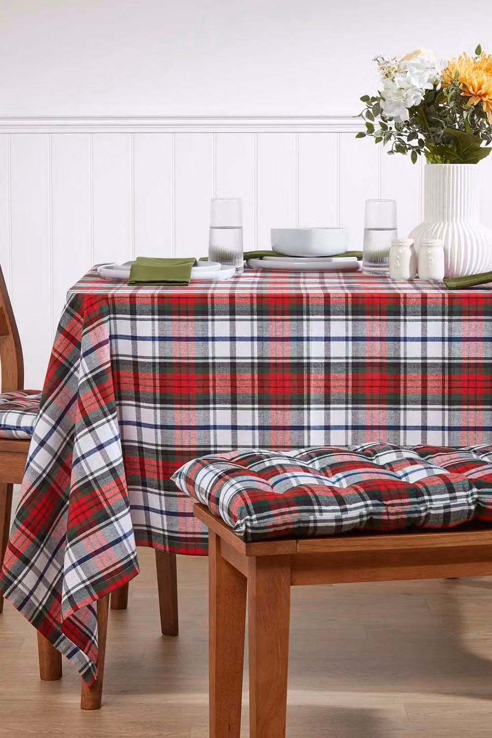 Homescapes Red Tartan 3 Seater Garden Bench Cushion, 100% Cotton, Width: 143 cm – 2