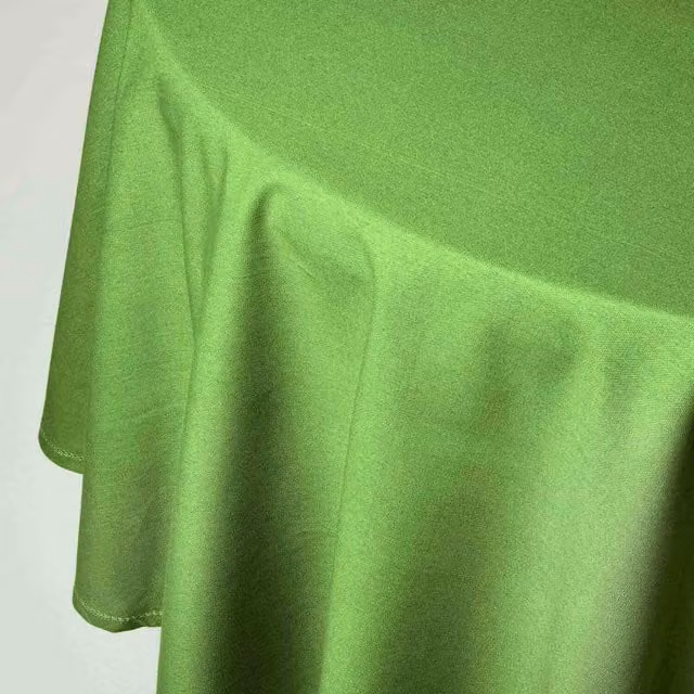 Homescapes Plain Round Cotton Tablecloth in Green
