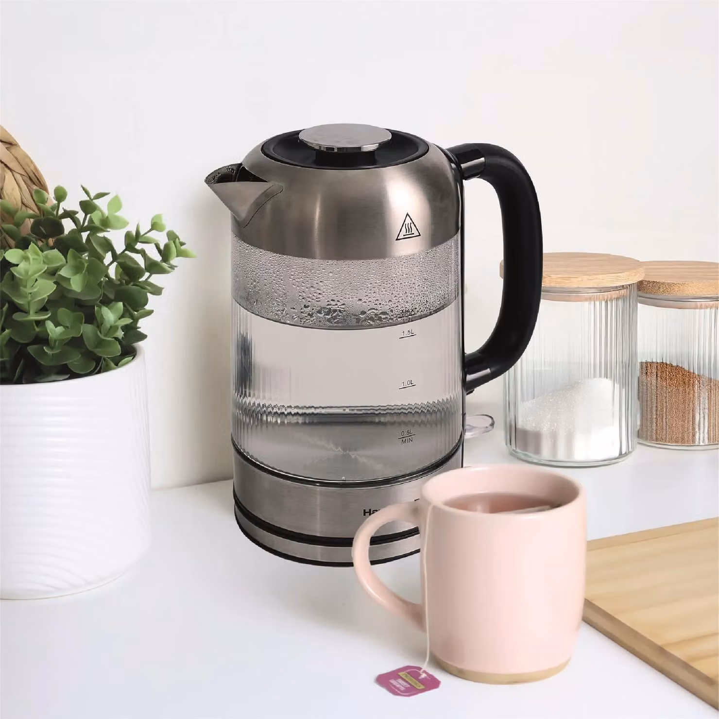 Hamilton Beach Liberty 1.7 l Ribbed Glass Kettle in Silver – 3