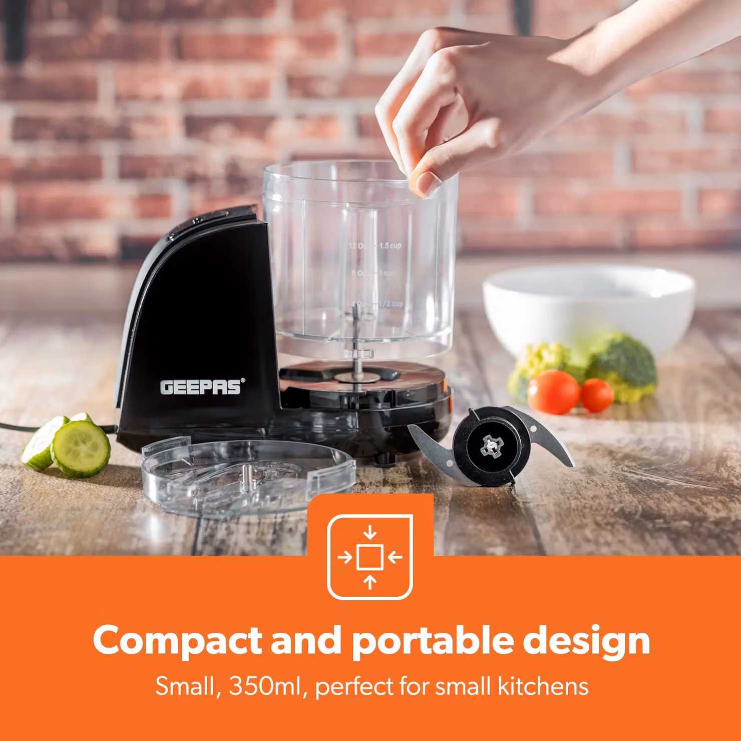 Geepas 200W Electric Vegetable Chopper with Stainless Steel Blades in Black – 3
