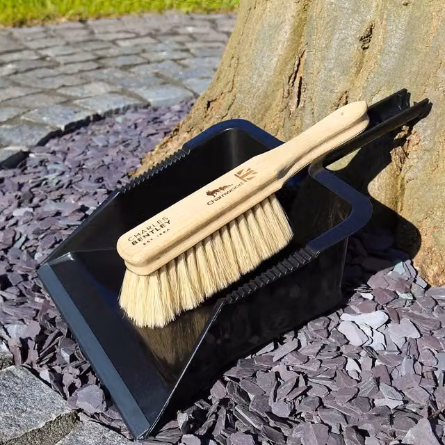 Charles Bentley Charnwood Dustpan and Tampico Hand Brush Set, Green, W/D/H: 43 x 31 x 10 cm – 1