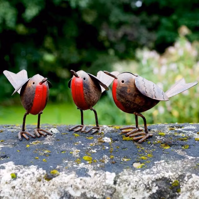 Ascalon Set of 3 Red Rustic Metal Robin Bird Garden Ornaments