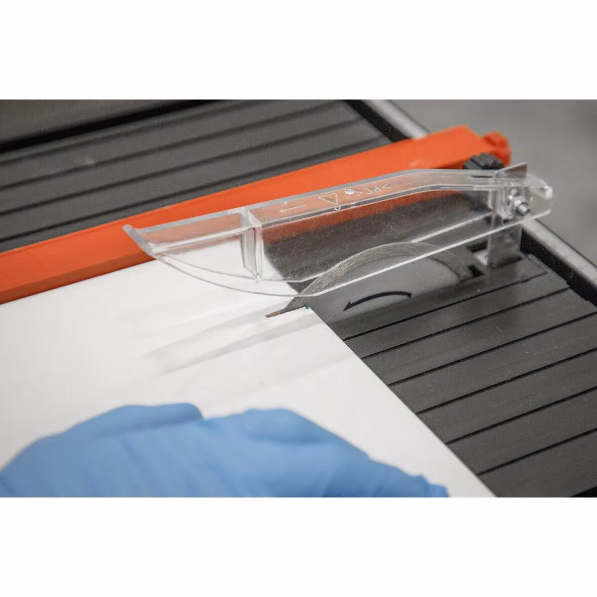 Loops 115mm Portable Tile Cutter with 3.5L Water Cooling, 500W, 230V, 0 to 45 Degree Mitre – 3