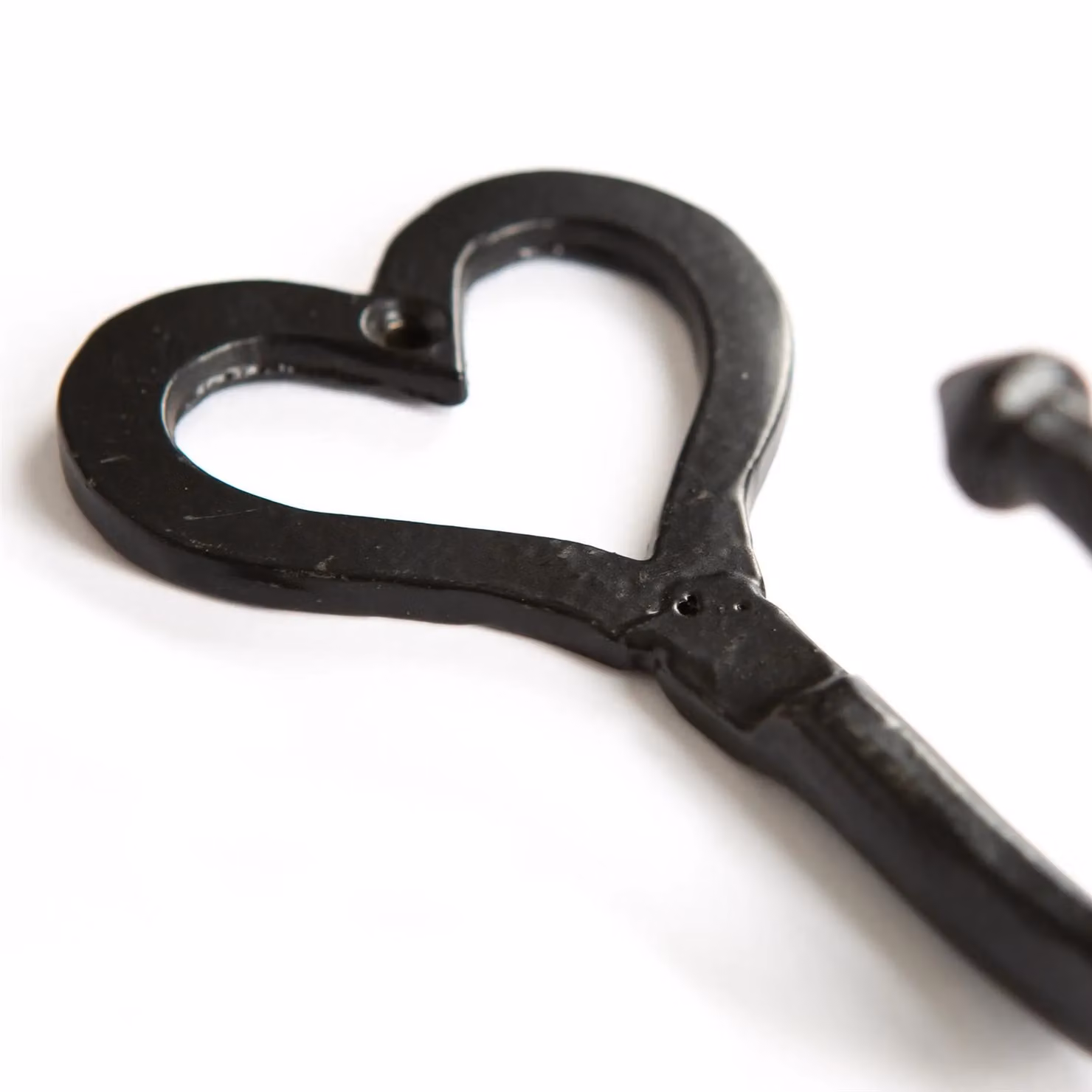 Hammer and Tongs Single Heart Hook, Matt Black Powder-Coated Iron, W: 6.5 cm, H: 13 cm, Pack of 5 – 4