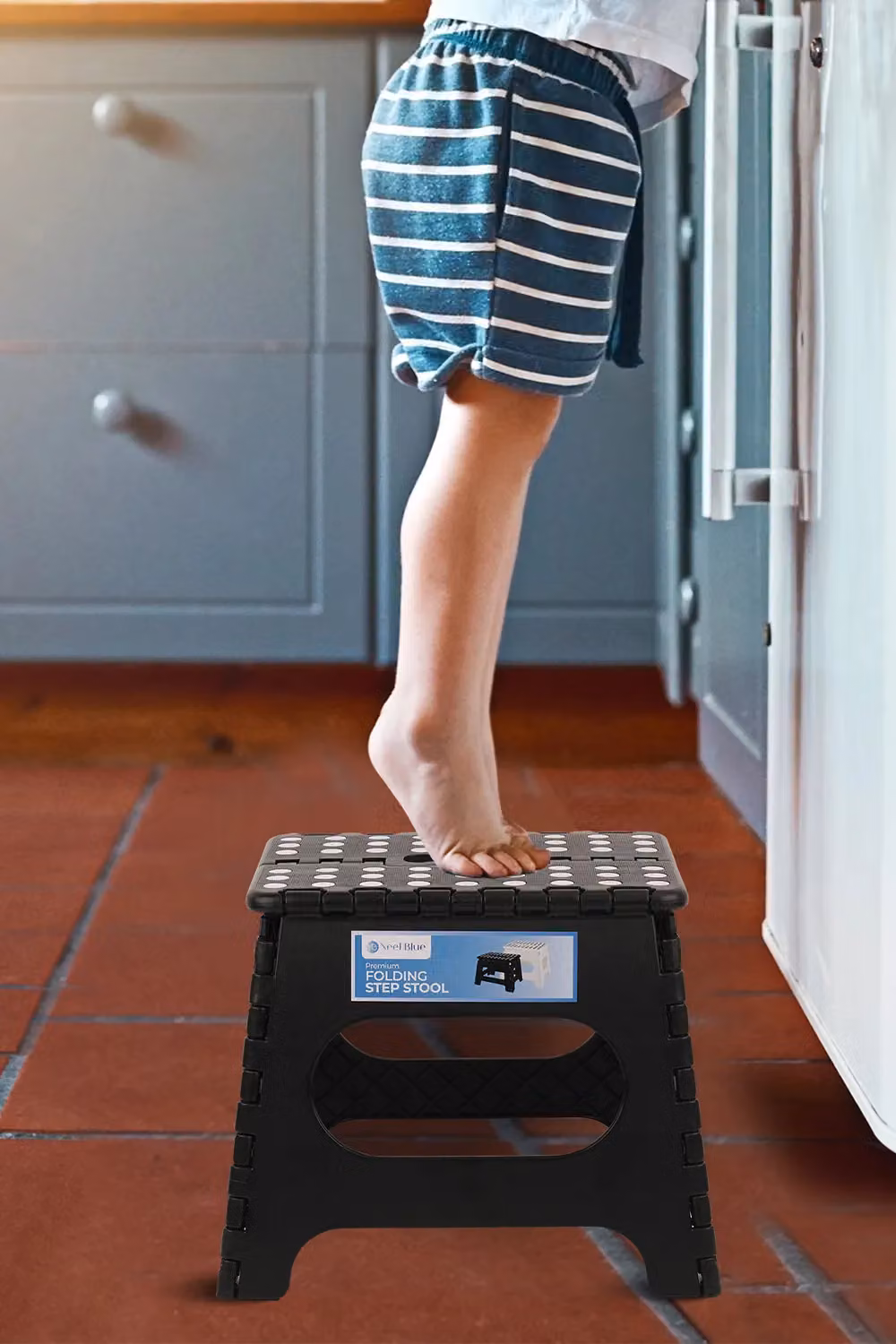 Neel Blue Black Foldable Plastic Step Stool with Rubber Feet – 5