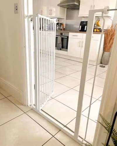 Safetots Extra Tall Metal Pressure Fit Safety Gate in White, Height: 104 cm, Width: 75 cm - 82.6 cm – 4